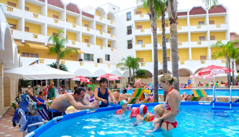 Piscina per bambini  del parco dei principi di scalea